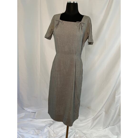 1950s Gray Wiggle Dress by Roseweb NY – Vintage Sheath with Side Zip - Picture 12 of 14